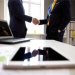 Diferencia entre carga y obligación: Efecto en el contrato de donación onerosa